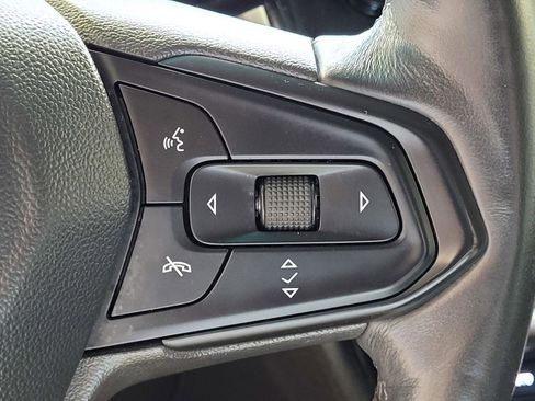 Used 2023 Chevrolet Bolt LT w/ Infotainment Package FWD image 32