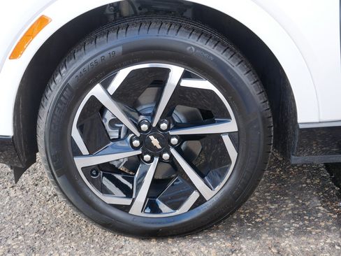 Used 2024 Chevrolet Equinox EV LT w/ LPO, Trailering Package image 15