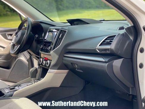 Used 2023 Subaru Forester Premium AWD/4WD image 16