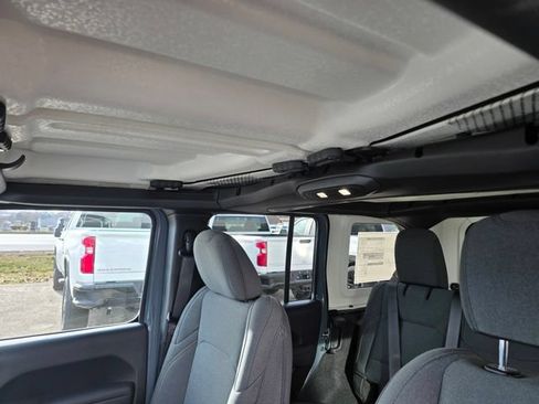 Used 2025 Jeep Wrangler Unlimited Sport AWD/4WD image 19