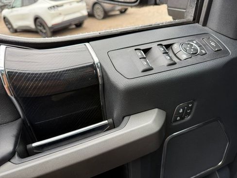 Certified 2022 Ford F350 Platinum w/ Tremor Off-Road Package image 28