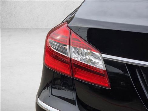 Used 2012 Hyundai Genesis 3.8 w/ Premium Pkg image 10