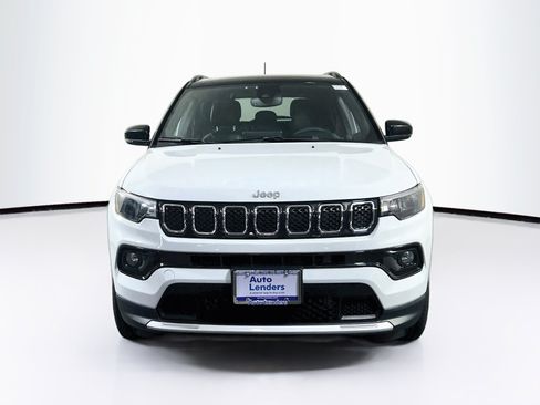 Used 2023 Jeep Compass Limited w/ Sun and Sound Group AWD/4WD image 2