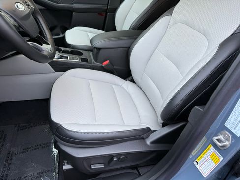 New 2026 Ford Escape SE image 4