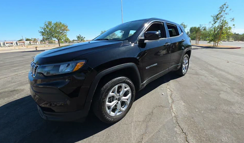 Used 2025 Jeep Compass Sport AWD/4WD image 1