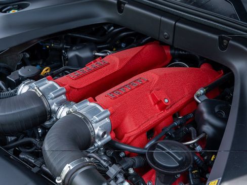 Used 2018 Ferrari California T RWD image 24
