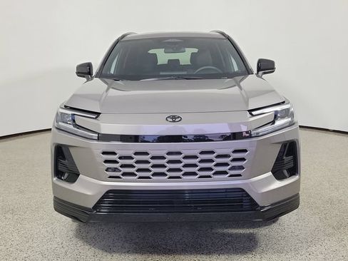 Used 2026 Toyota RAV4 SE FWD image 3