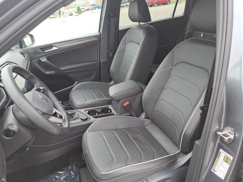 Certified 2024 Volkswagen Tiguan SEL R-Line image 15