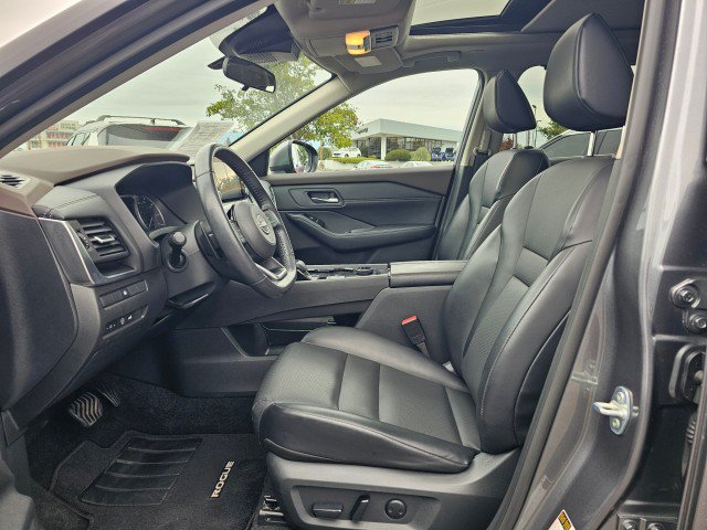 Certified 2023 Nissan Rogue SV w/ SV Premium B Package AWD/4WD image 27