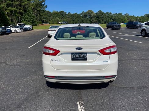 Used 2014 Ford Fusion SE w/ Equipment Group 202A FWD image 15