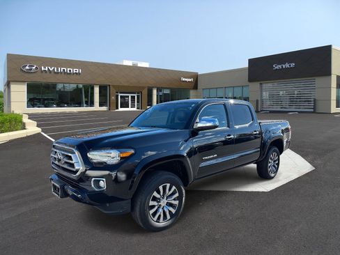 Used 2023 Toyota Tacoma Limited image 1
