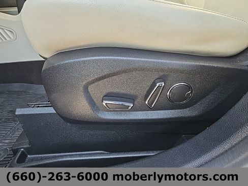 Used 2019 Ford Edge Titanium w/ Equipment Group 301A image 12