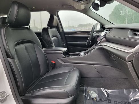 Certified 2023 Jeep Grand Cherokee Limited AWD/4WD image 24