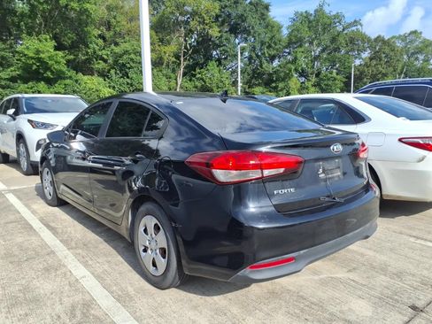 Used 2017 Kia Forte LX FWD image 2