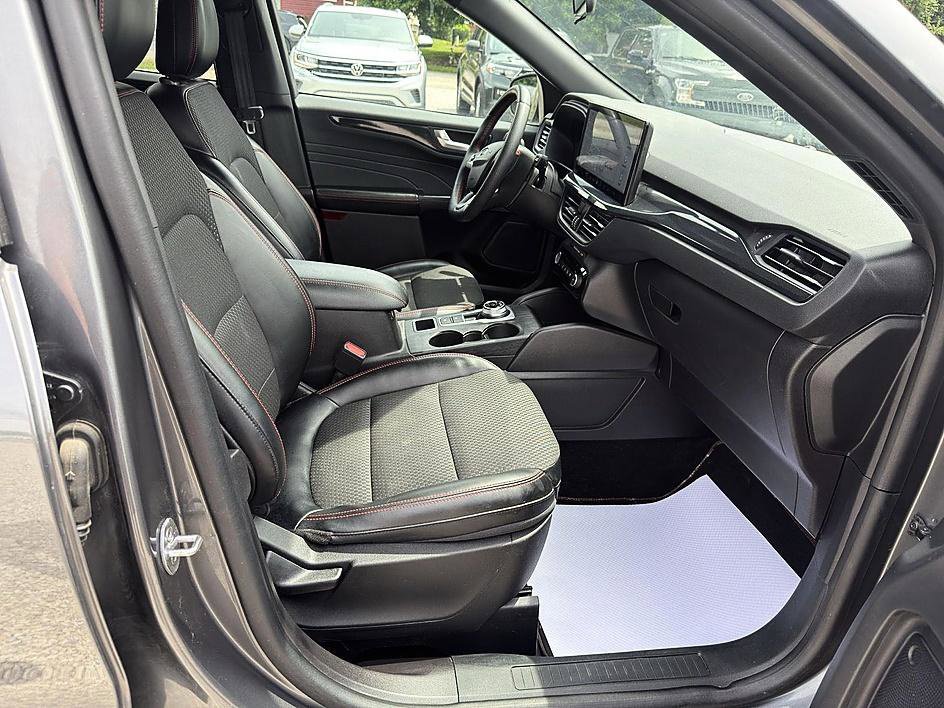 Used 2023 Ford Escape ST-Line w/ Tech Pack #1 AWD/4WD image 15