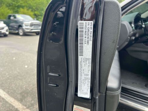 Used 2022 Dodge Durango SXT AWD/4WD image 9