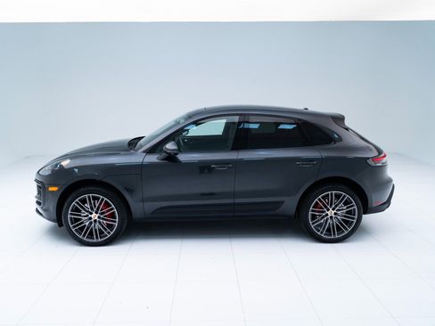 Certified 2024 Porsche Macan S AWD/4WD image 2