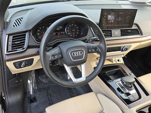 Certified 2023 Audi Q5 2.0T Premium w/ Convenience Package image 16