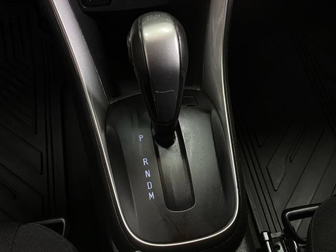 Used 2020 Chevrolet Trax LT FWD image 25