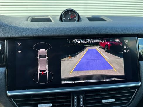 Used 2022 Porsche Cayenne Platinum Edition image 31