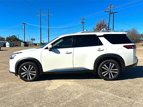 Used 2023 Nissan Pathfinder Platinum image 5