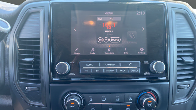 Used 2022 Nissan Titan SV AWD/4WD image 15