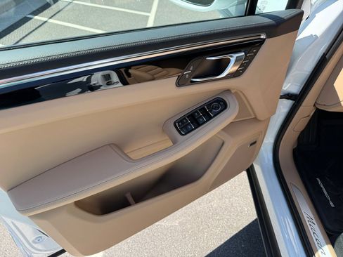 New 2026 Porsche Macan Turbo image 21