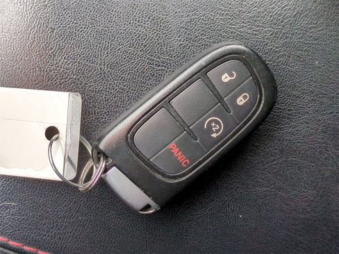 Certified 2019 Jeep Cherokee Trailhawk w/ Cold Weather Group image 34