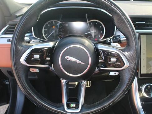 Used 2022 Jaguar XF R-Dynamic SE image 18