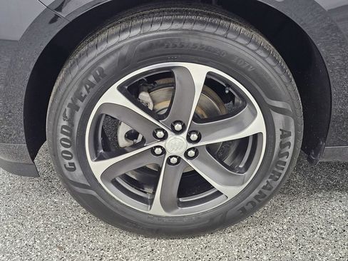 Used 2019 Buick Enclave Essence w/ LPO, Touring Package FWD image 10