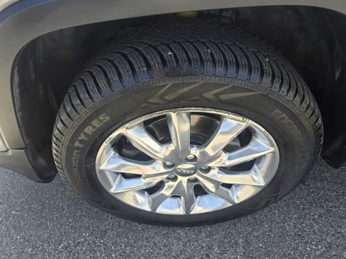 Used 2017 Jeep Cherokee Limited AWD/4WD image 38