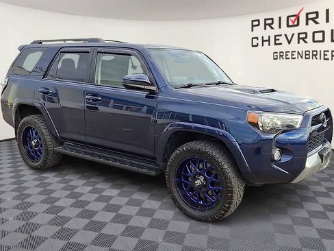 Used 2019 Toyota 4Runner TRD Off-Road image 2