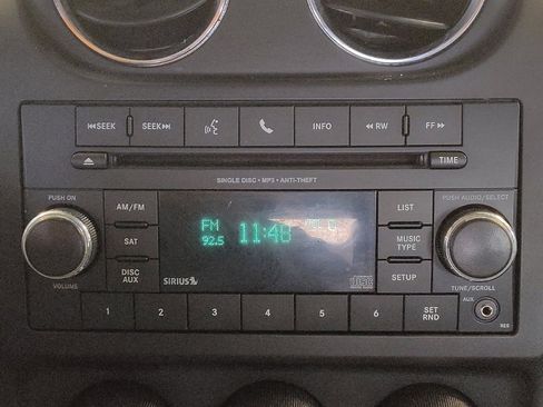 Used 2015 Jeep Patriot Latitude AWD/4WD image 25