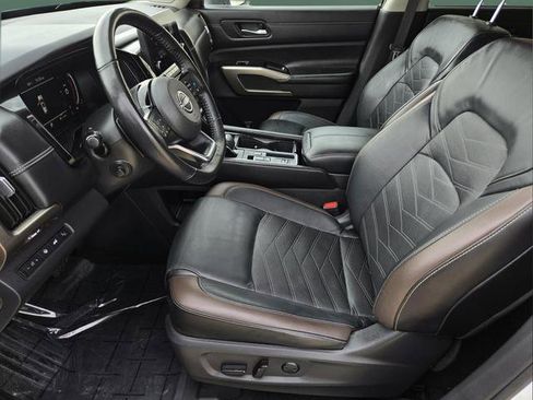Used 2023 Nissan Pathfinder Platinum FWD image 21