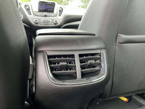 Used 2024 Chevrolet Malibu LT image 25