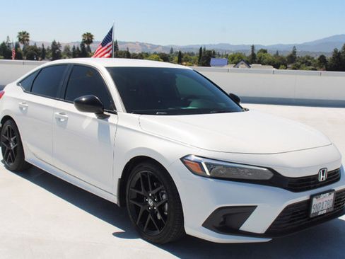Used 2024 Honda Civic Sport image 2