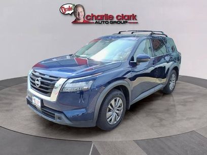Certified 2024 Nissan Pathfinder SV