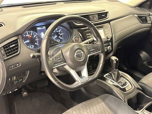 Used 2017 Nissan Rogue SV image 20