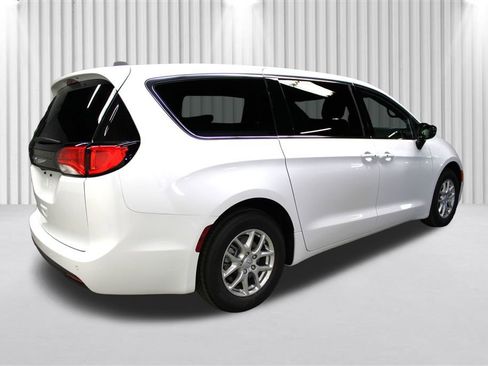 New 2026 Chrysler Voyager LX image 3