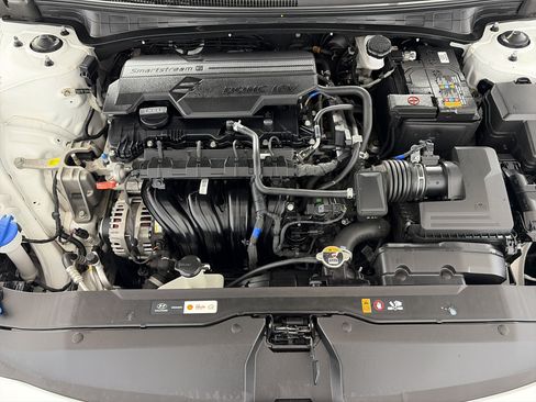 Used 2024 Hyundai Elantra SEL FWD image 10