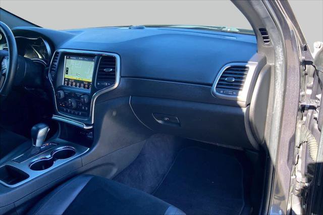 Certified 2018 Jeep Grand Cherokee Altitude AWD/4WD image 17
