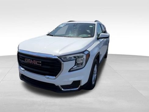 Certified 2023 GMC Terrain SLE w/ Driver Convenience Package FWD image 2