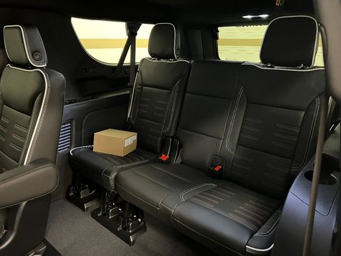 New 2026 GMC Yukon XL AT4 Ultimate AWD/4WD image 13