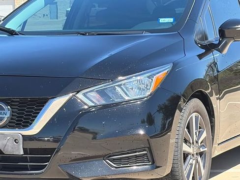 Used 2021 Nissan Versa SV image 4