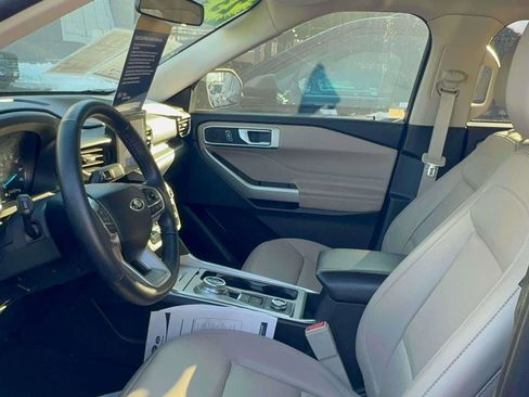 Certified 2023 Ford Explorer XLT w/ Equipment Group 202A image 18