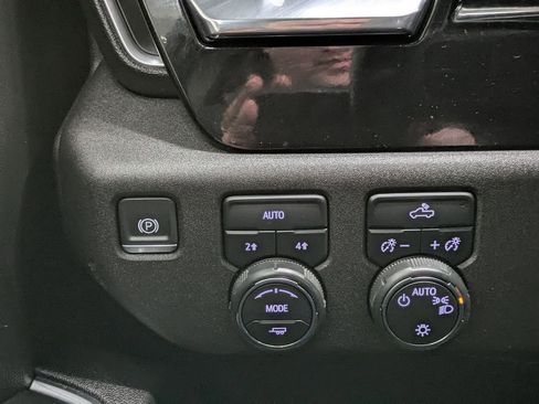 Used 2023 Chevrolet Silverado 1500 LT image 26