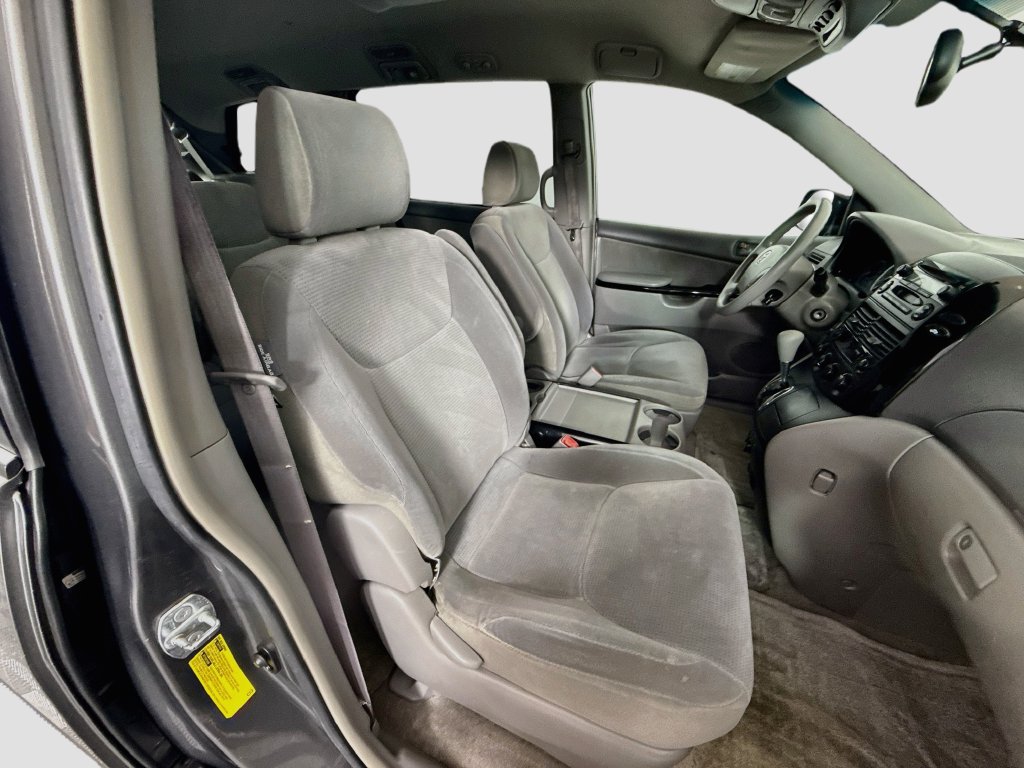 Used 2005 Toyota Sienna LE w/ LE Pkg 6 FWD image 27