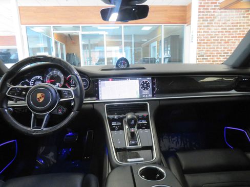 Used 2018 Porsche Panamera 4S image 54