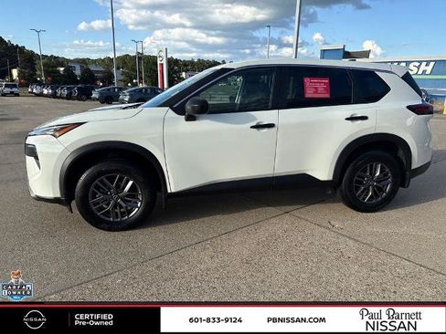 Certified 2026 Nissan Rogue S FWD image 16