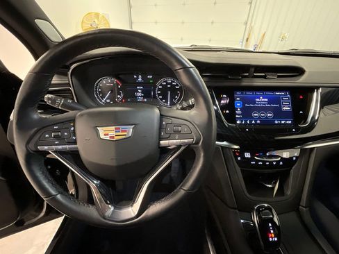 Used 2025 Cadillac XT6 Premium Luxury image 41